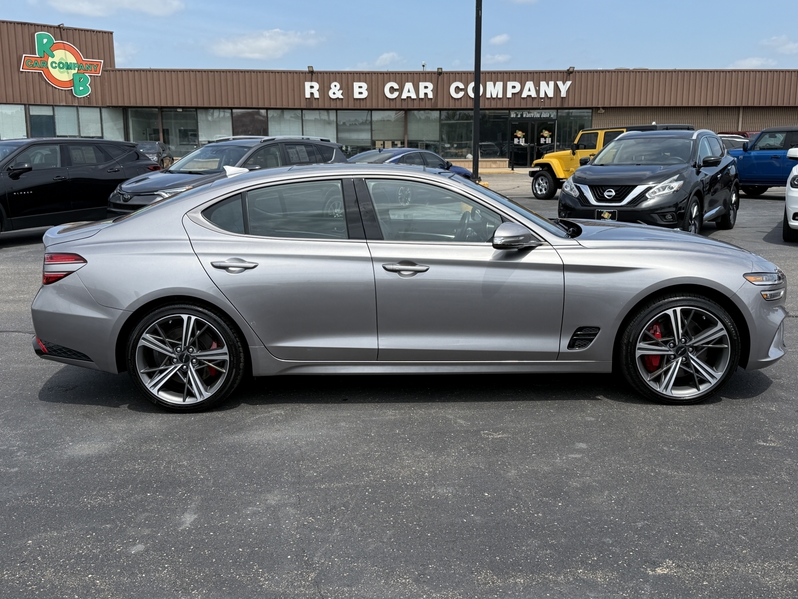 2024 Genesis G70 2.5T photo 9