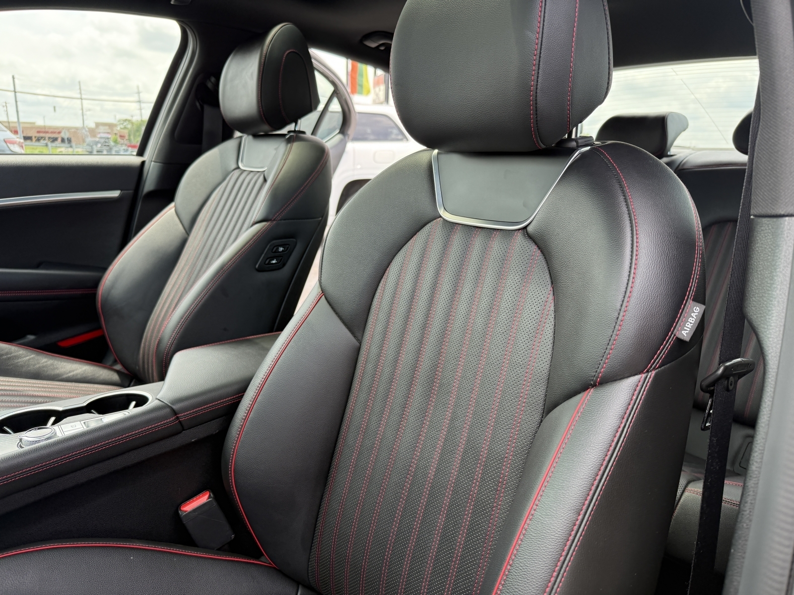 2024 Genesis G70 2.5T photo 14