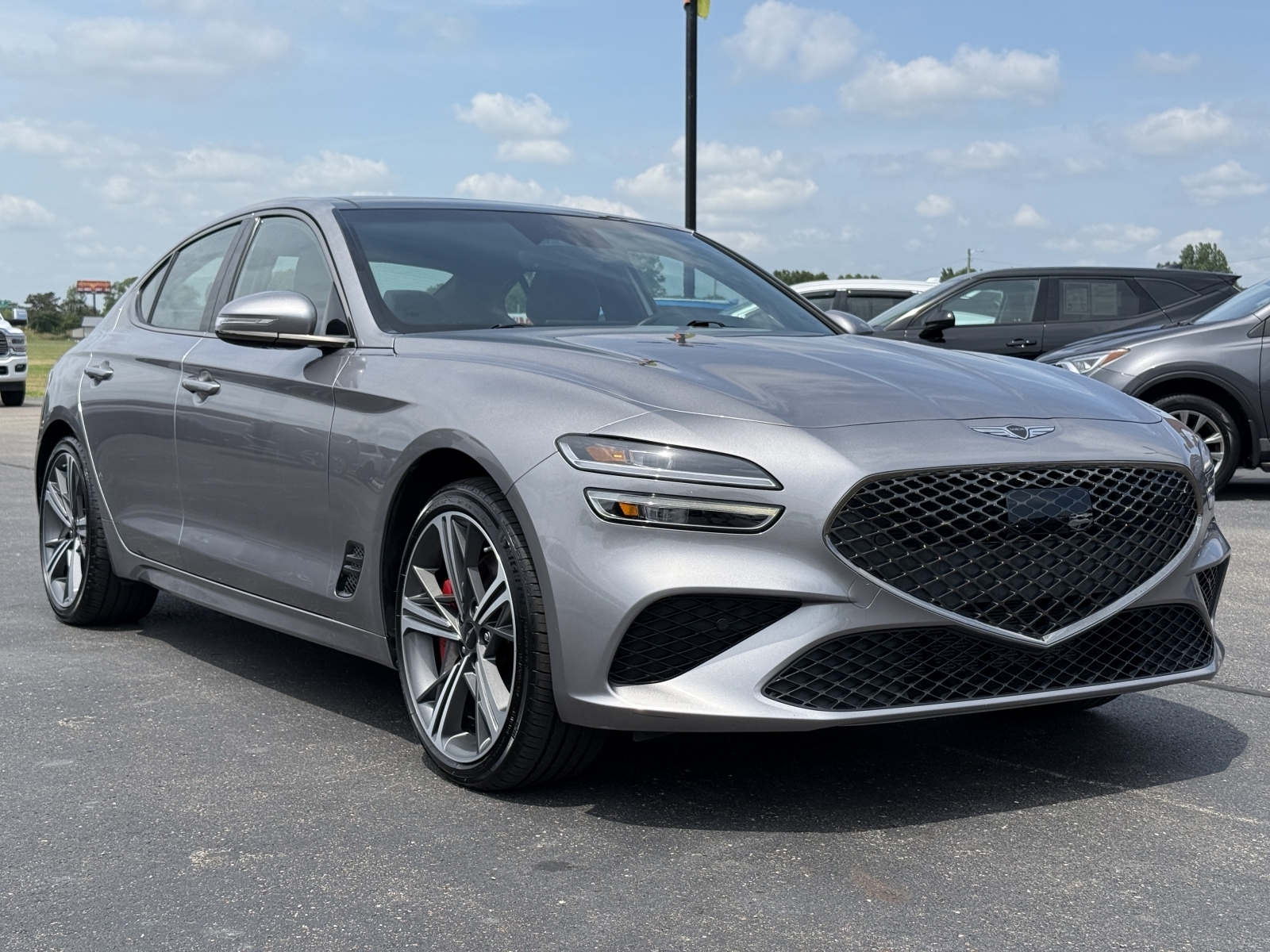 2024 Genesis G70 2.5T photo 2