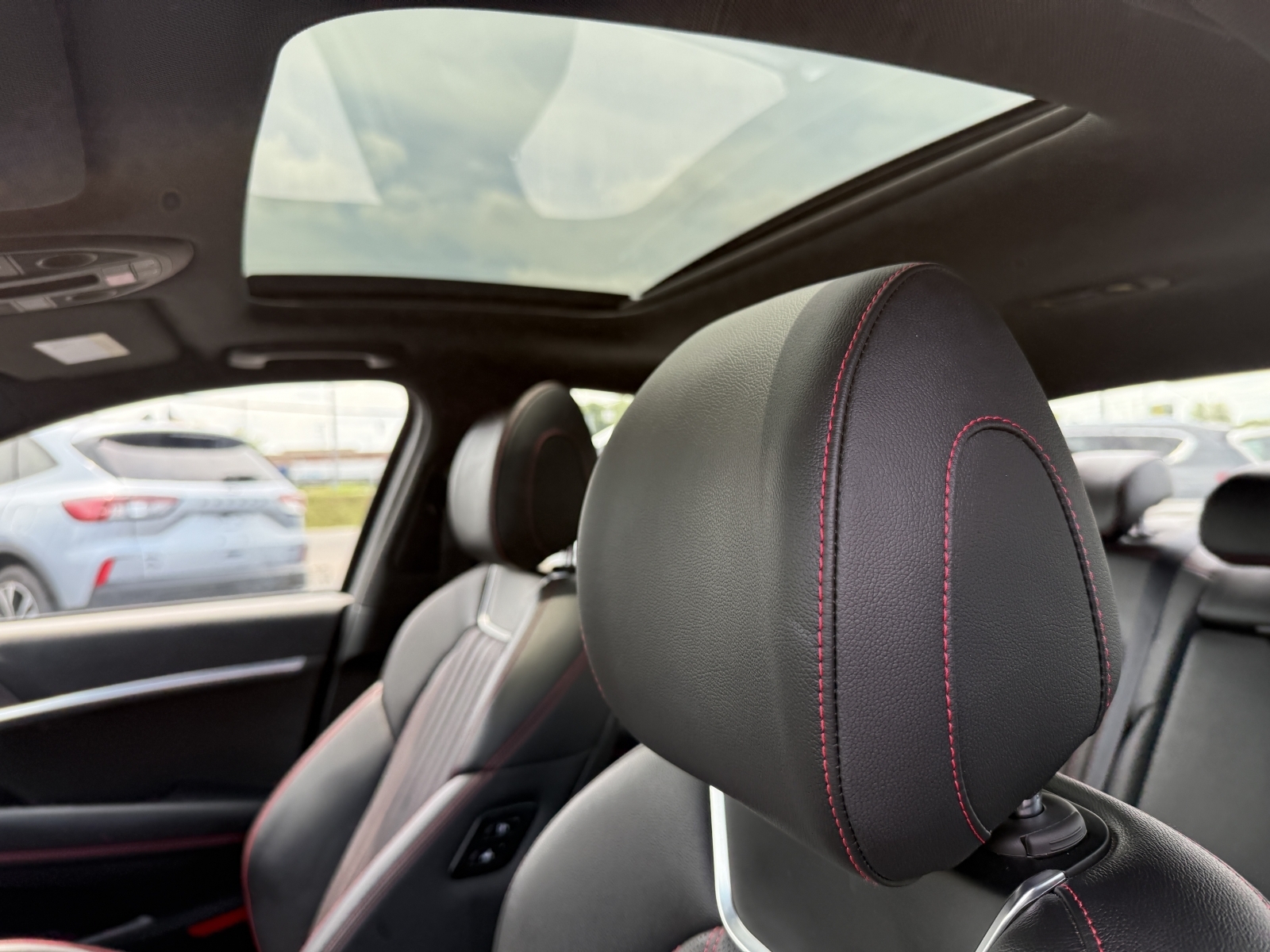 2024 Genesis G70 2.5T photo 25