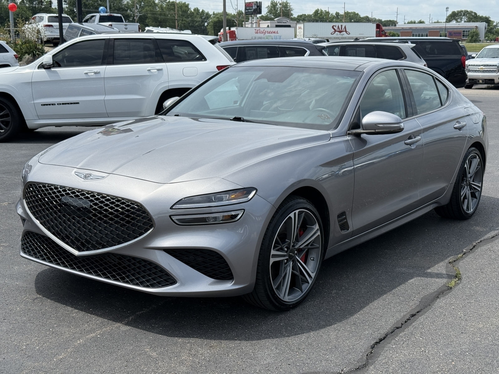 2024 Genesis G70 2.5T photo 4