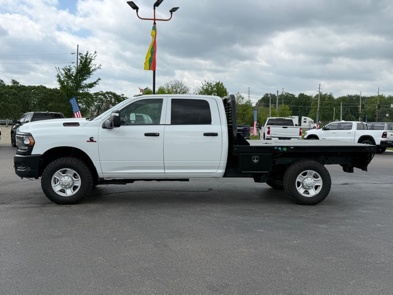 View vehicle photo 5