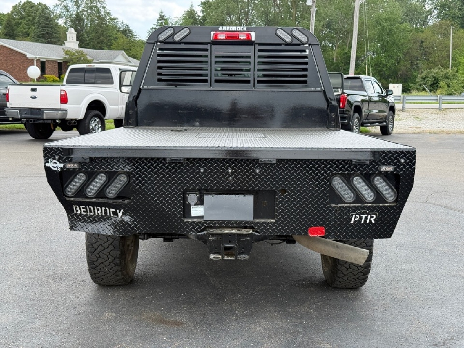 View vehicle photo 7