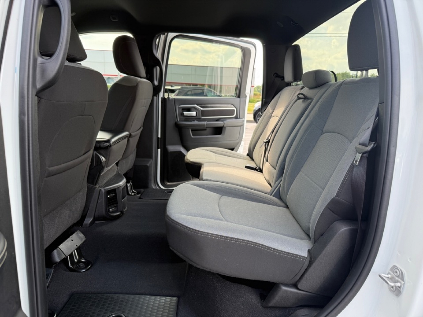 2024 Ram 3500 Big Horn Crew Cab 4x4 8' Box, 38646, Photo