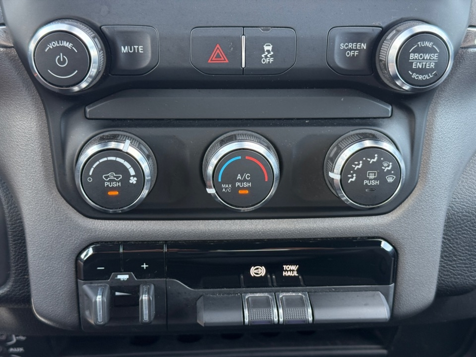 2024 Ram 3500 Big Horn Crew Cab 4x4 8' Box, 38646, Photo