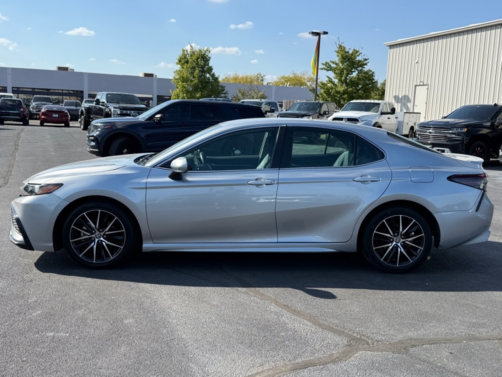 2024 Toyota Camry SE, 38981, Photo