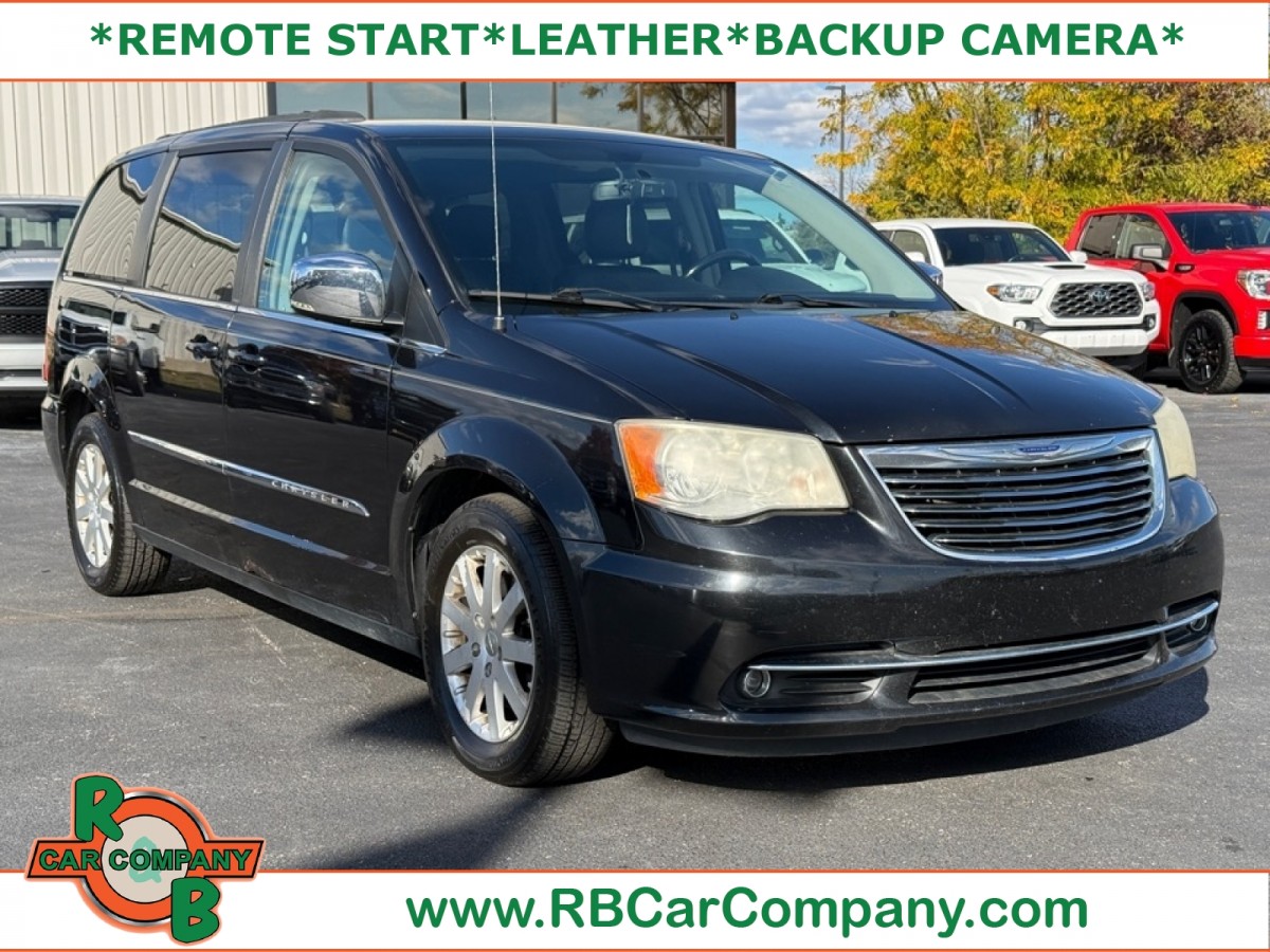 2012 Chrysler Town & Country Touring-L's photo