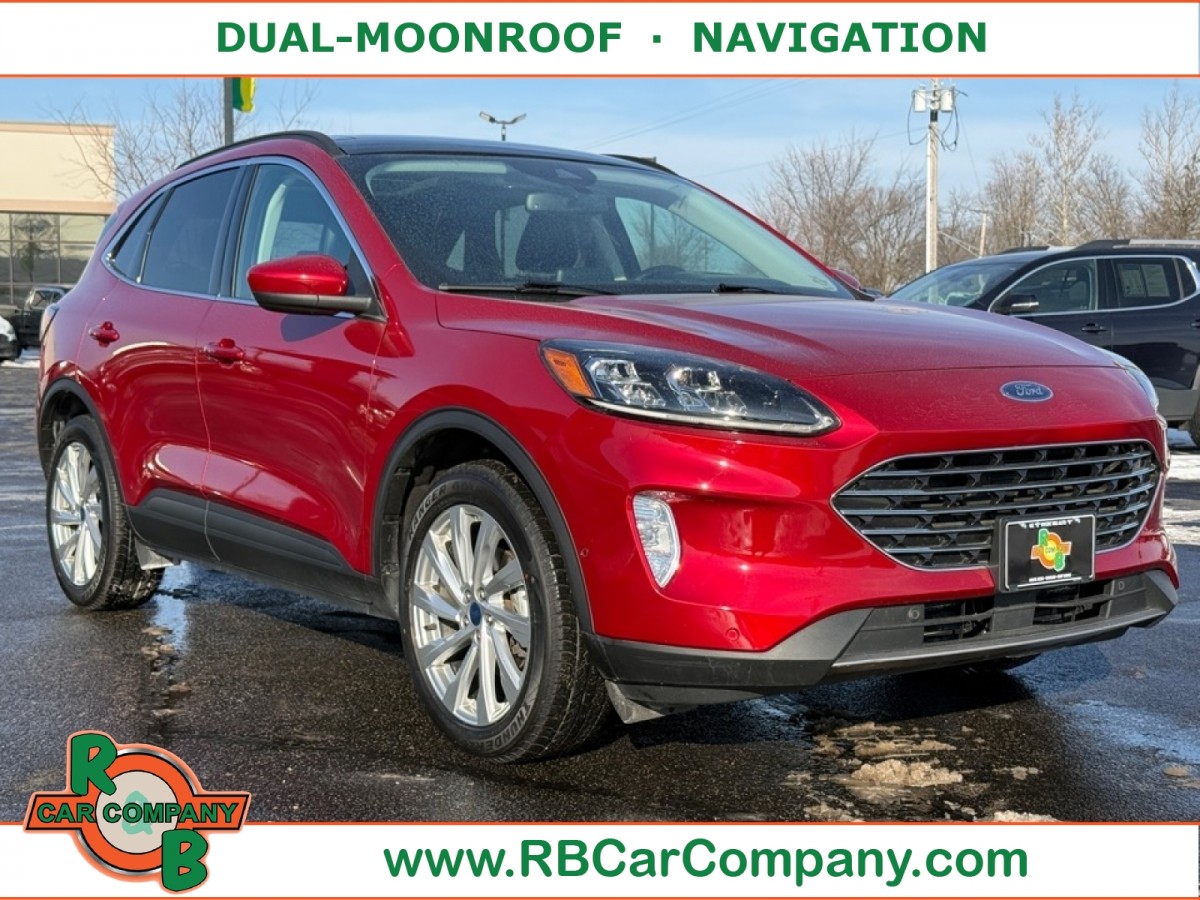 2022 Ford Escape Titanium's photo