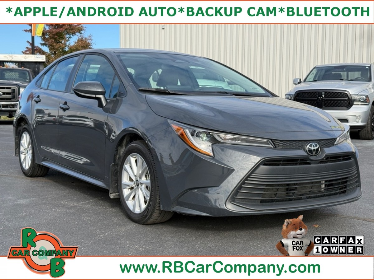 2024 Toyota Corolla LE's photo