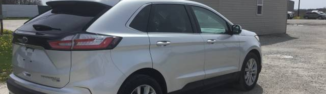 Ford edge displayed at Valencia Auto Center