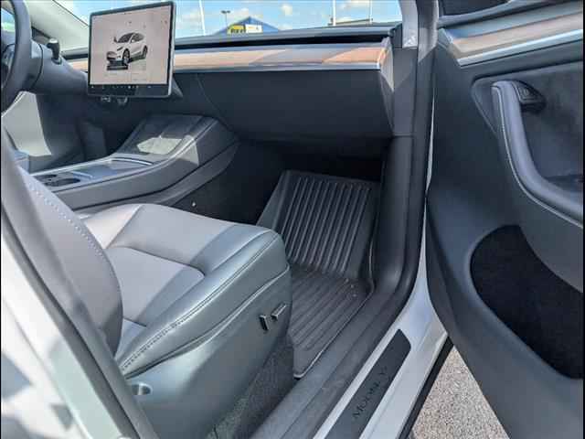 Used 2024 Tesla Model Y Long Range with VIN 7SAYGDEE9RA244545 for sale in Bowling Green, KY