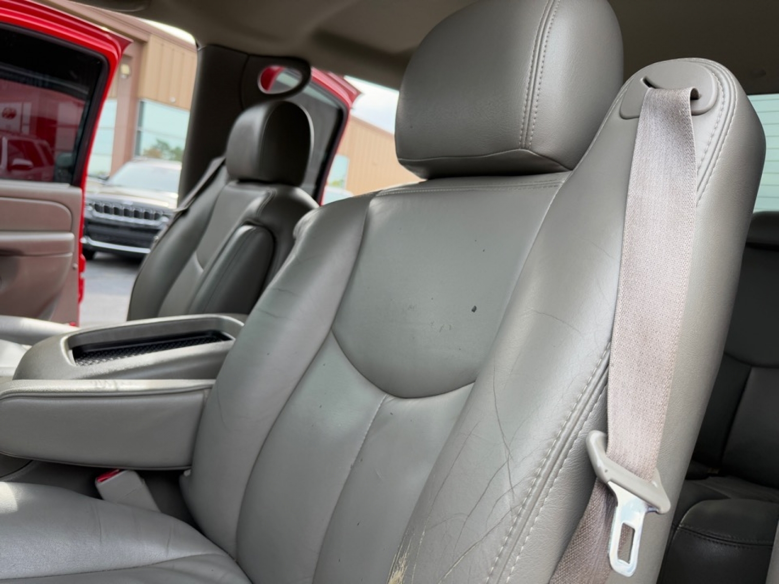 2005 GMC Sierra 2500HD SLT, 38630A, Photo