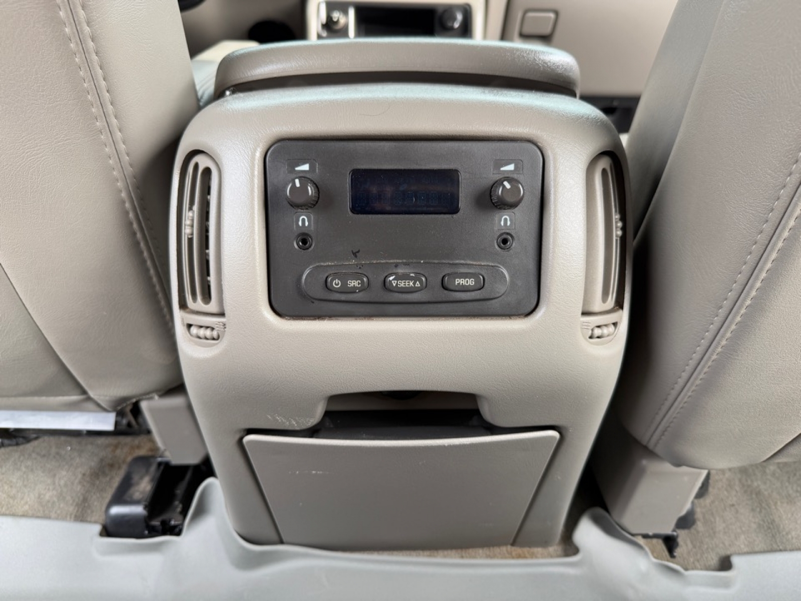 2005 GMC Sierra 2500HD SLT, 38630A, Photo