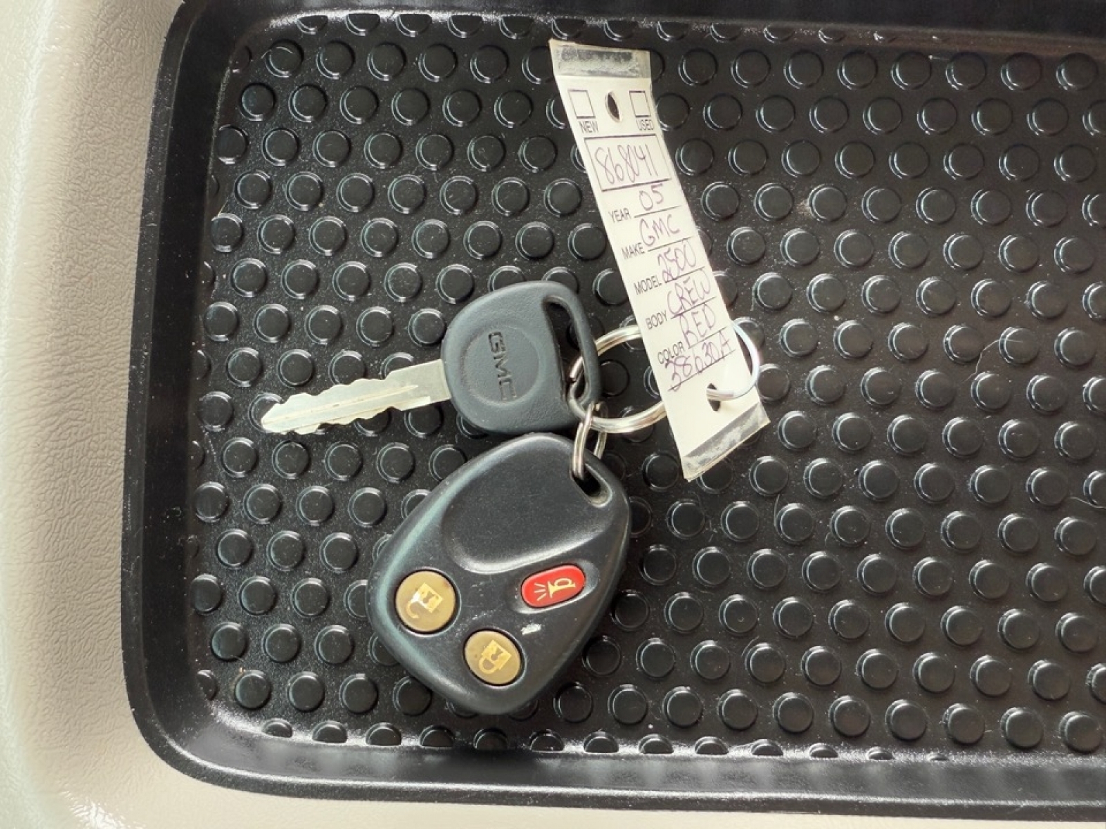 2005 GMC Sierra 2500HD SLT, 38630A, Photo