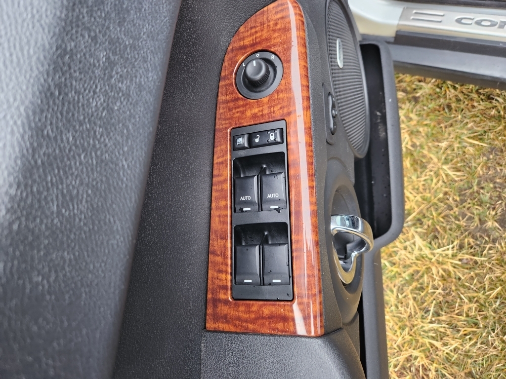 2010 Jeep Commander Limited, 39594B, Photo