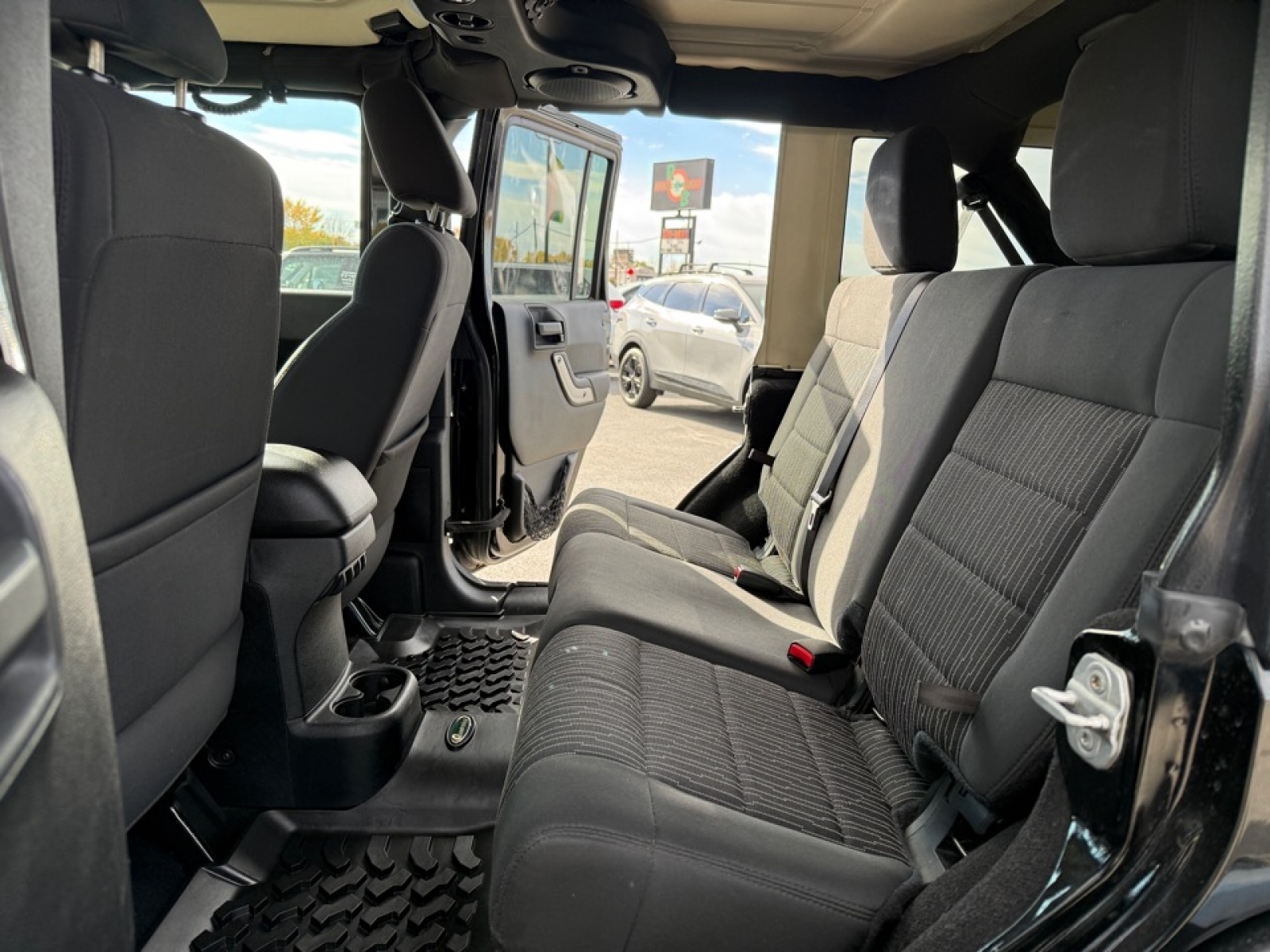 2011 Jeep Wrangler Unlimited Sahara, 38894, Photo