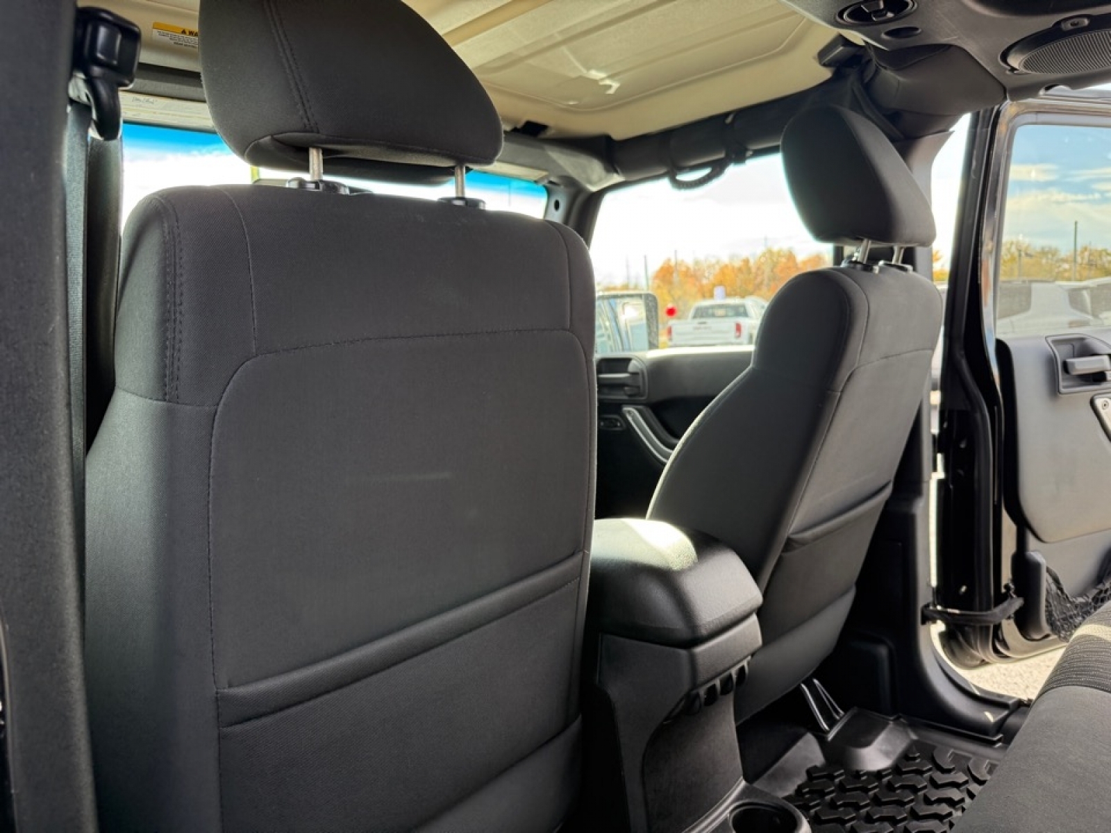 2011 Jeep Wrangler Unlimited Sahara, 38894, Photo