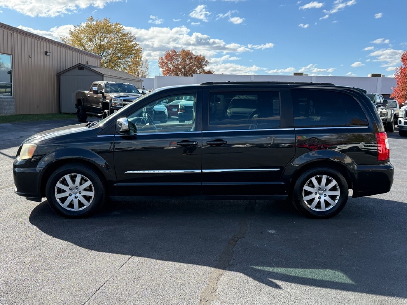 2012 Chrysler Town & Country Touring-L, 37654A, Photo