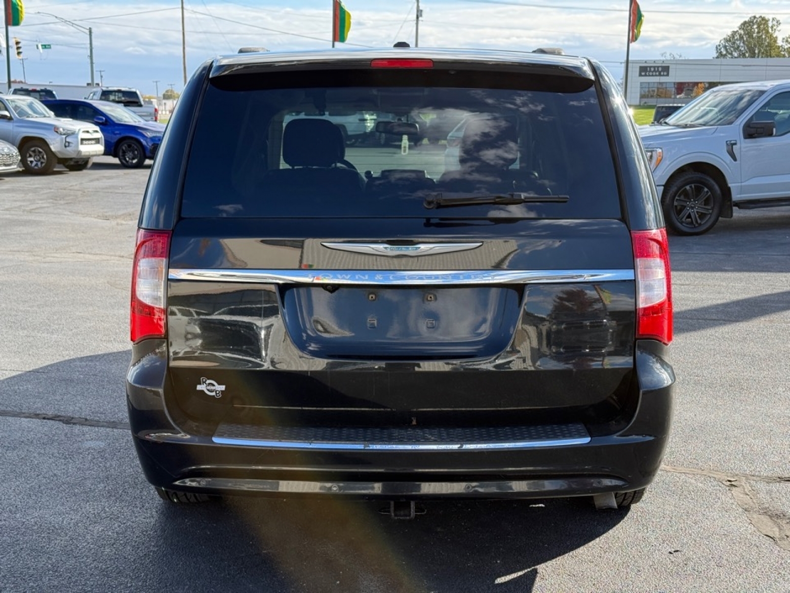 2012 Chrysler Town & Country Touring-L, 37654A, Photo