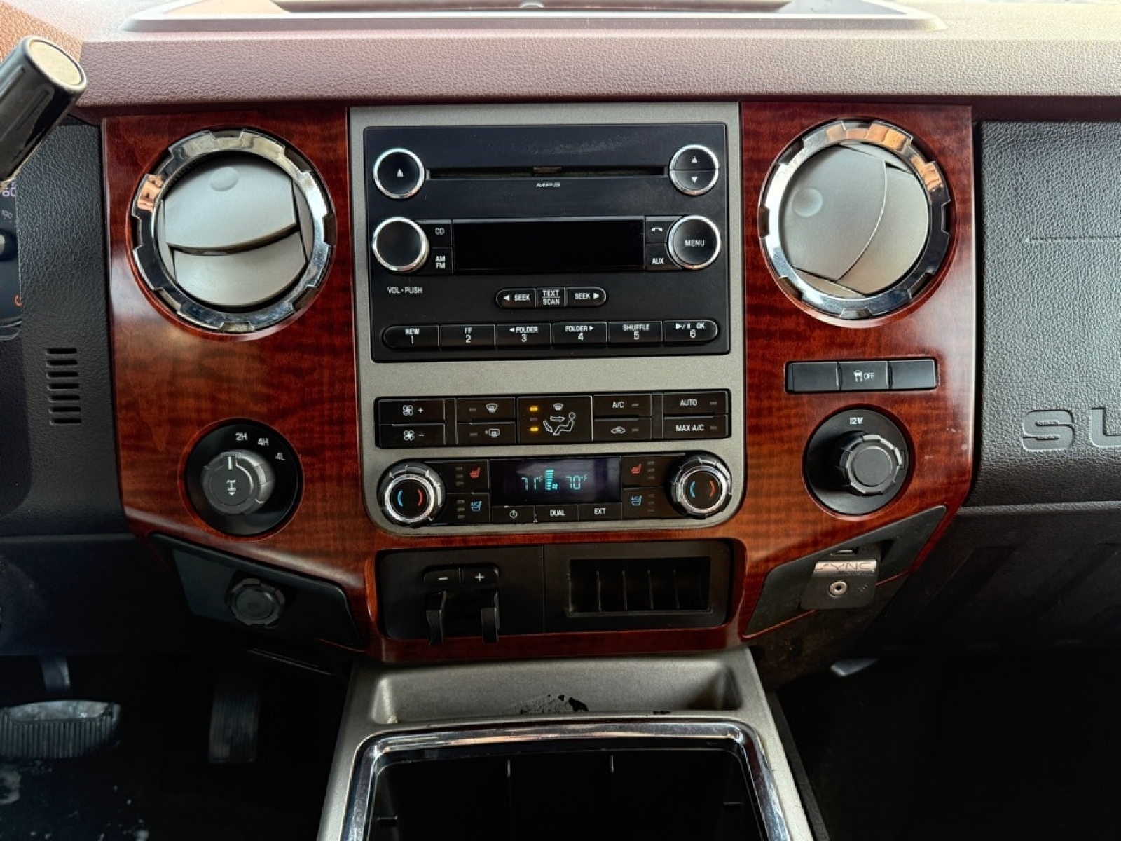 2012 Ford F-250 LARIAT, 38606C, Photo