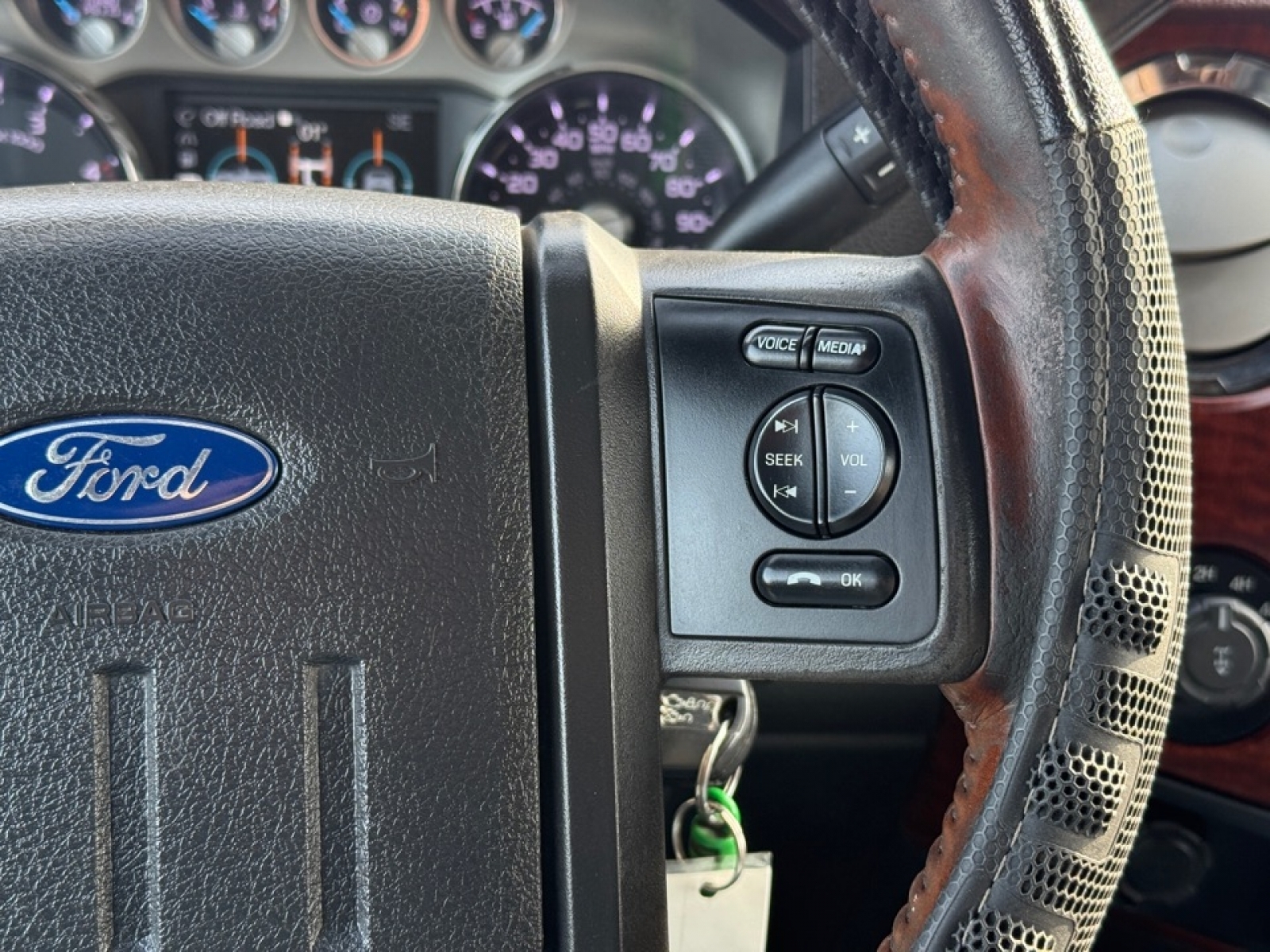 2012 Ford F-250 LARIAT, 38606C, Photo