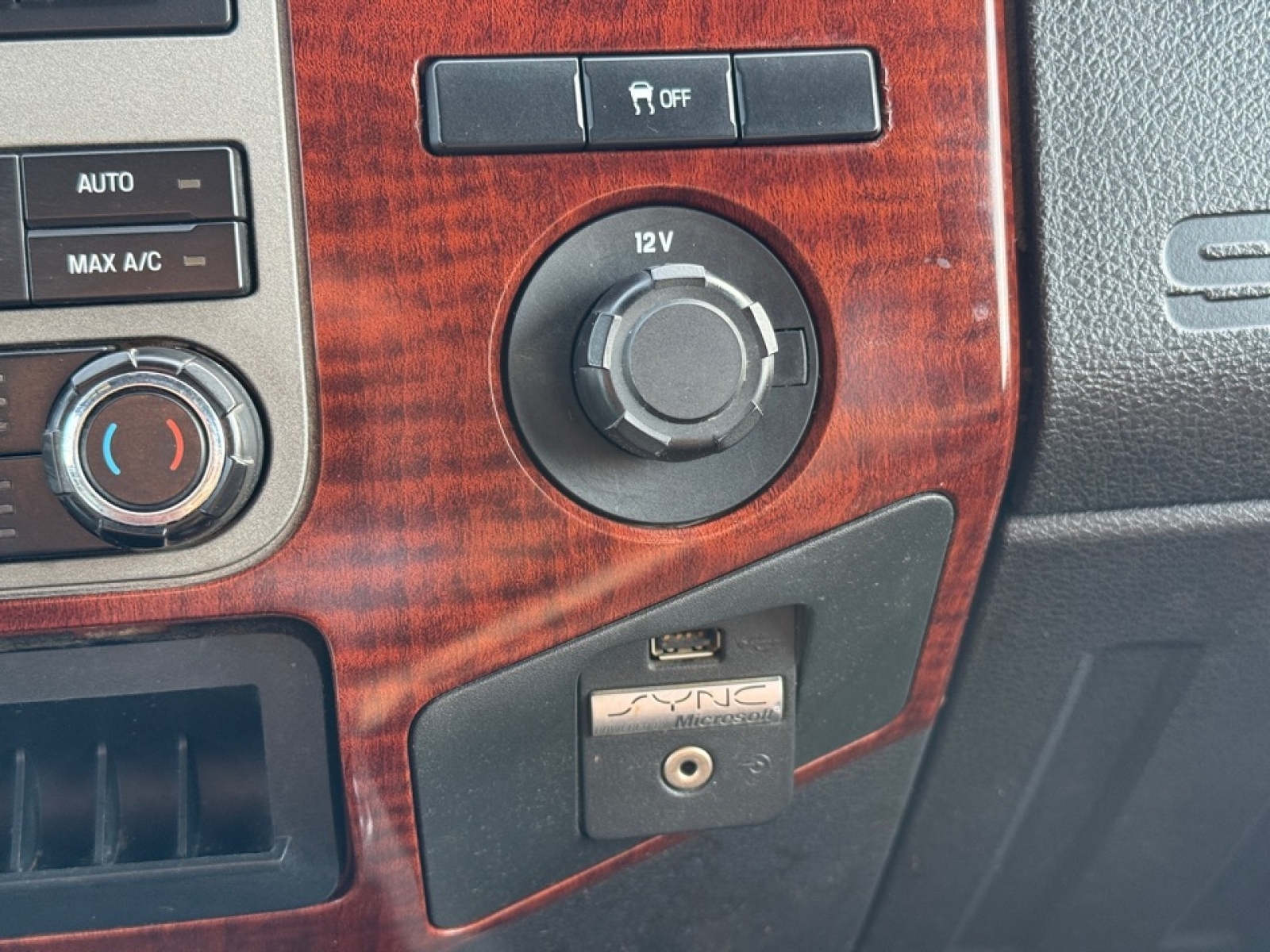 2012 Ford F-250 LARIAT, 38606C, Photo