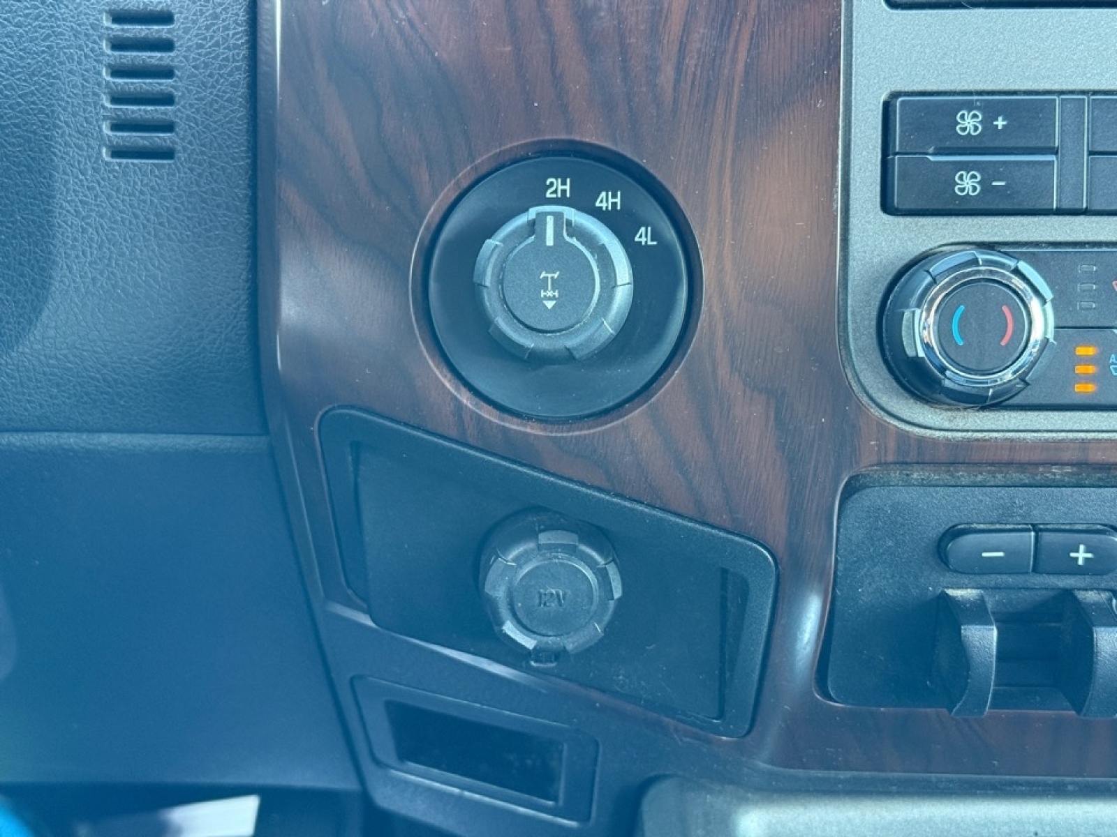 2012 Ford F-350 LARIAT, 38801X, Photo