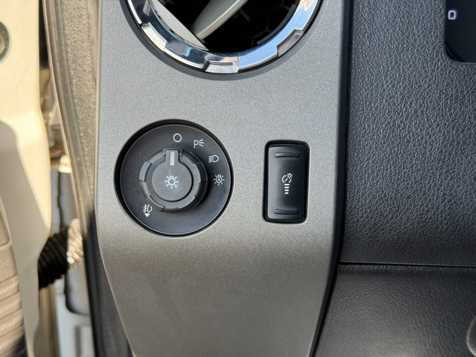 2012 Ford F-350 LARIAT, 38801X, Photo