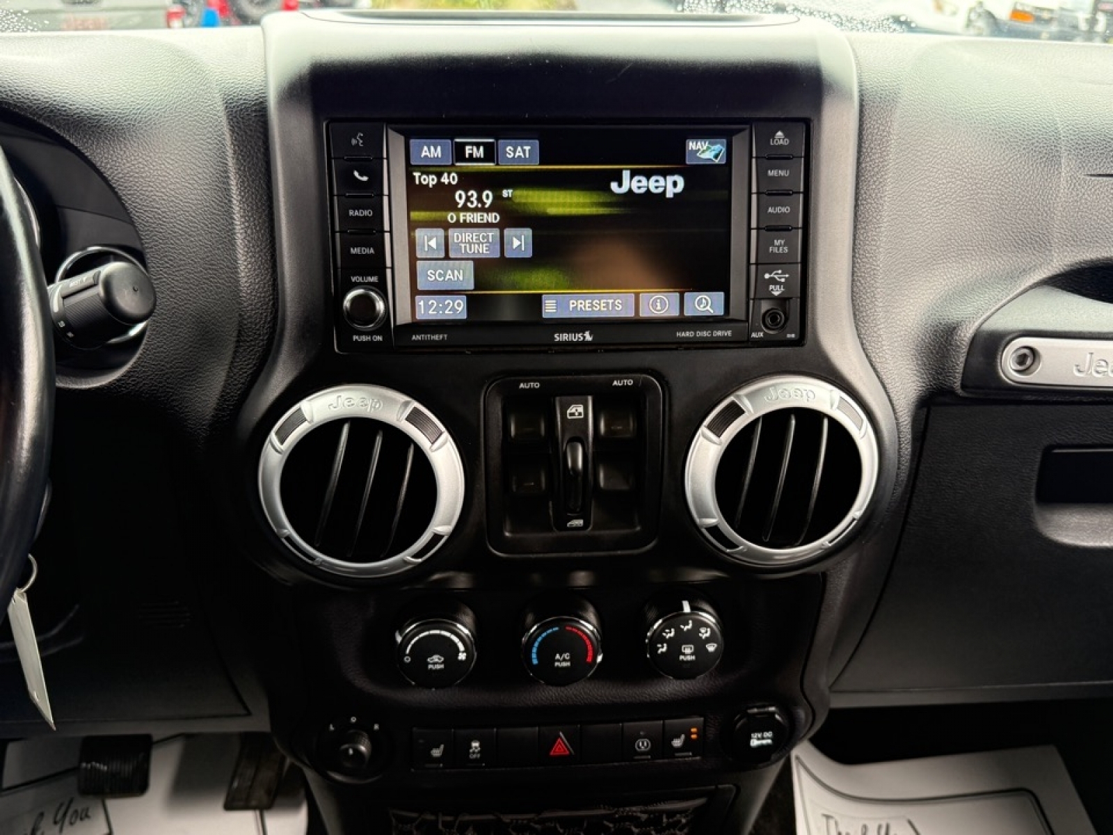 2014 Jeep Wrangler Unlimited Rubicon, 39104, Photo