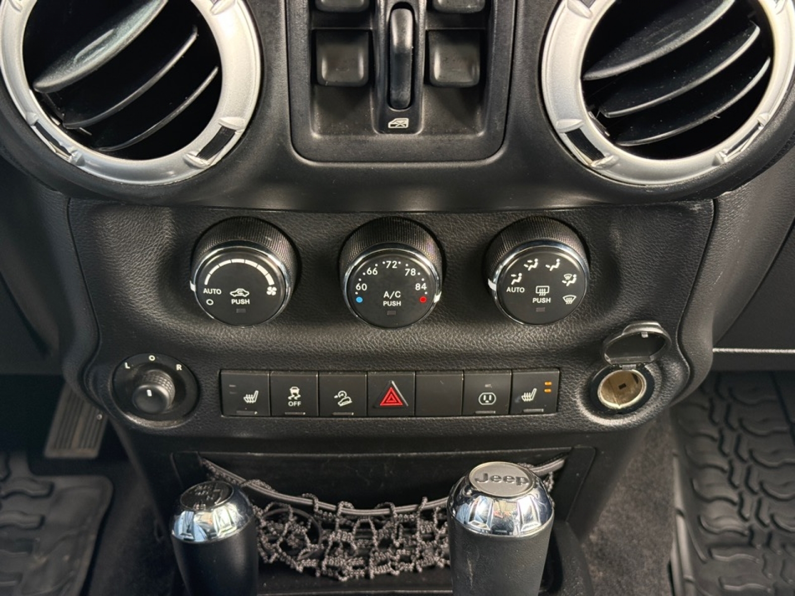 2014 Jeep Wrangler Unlimited Sahara, 39117A, Photo