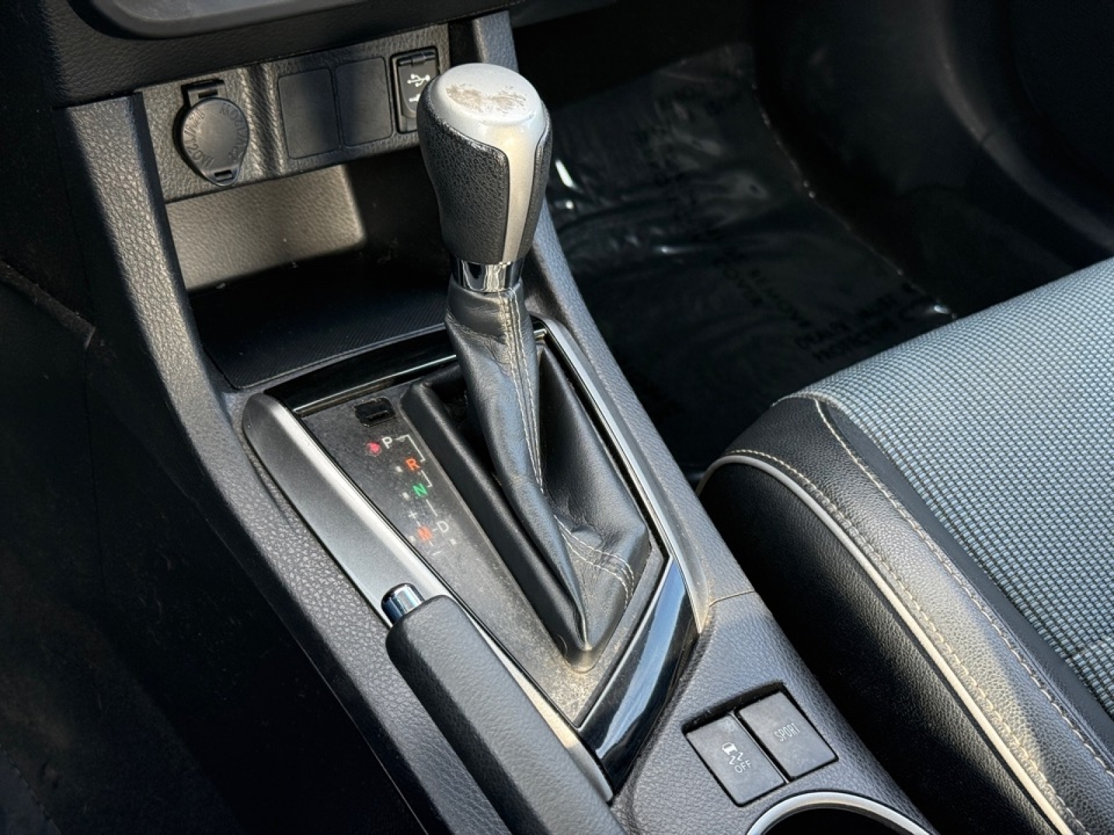 2014 Toyota Corolla S Plus, 39311A, Photo