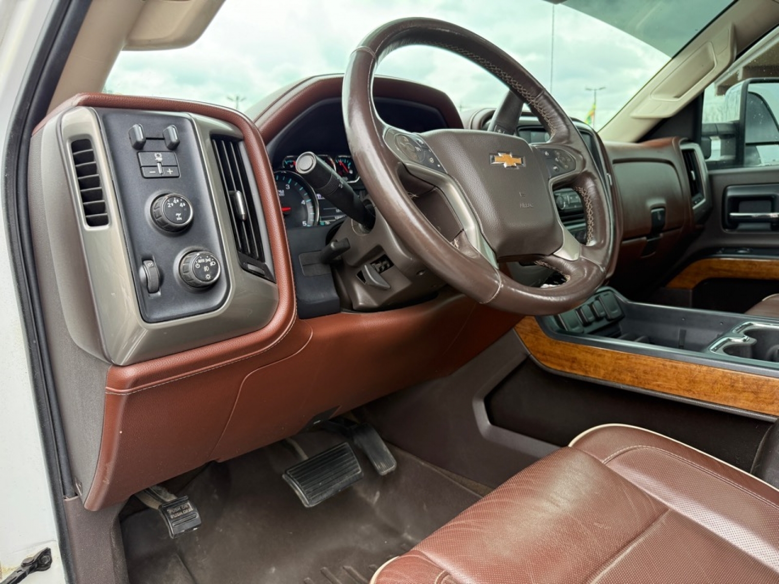 2015 Chevrolet Silverado 2500HD High Country, 39718, Photo