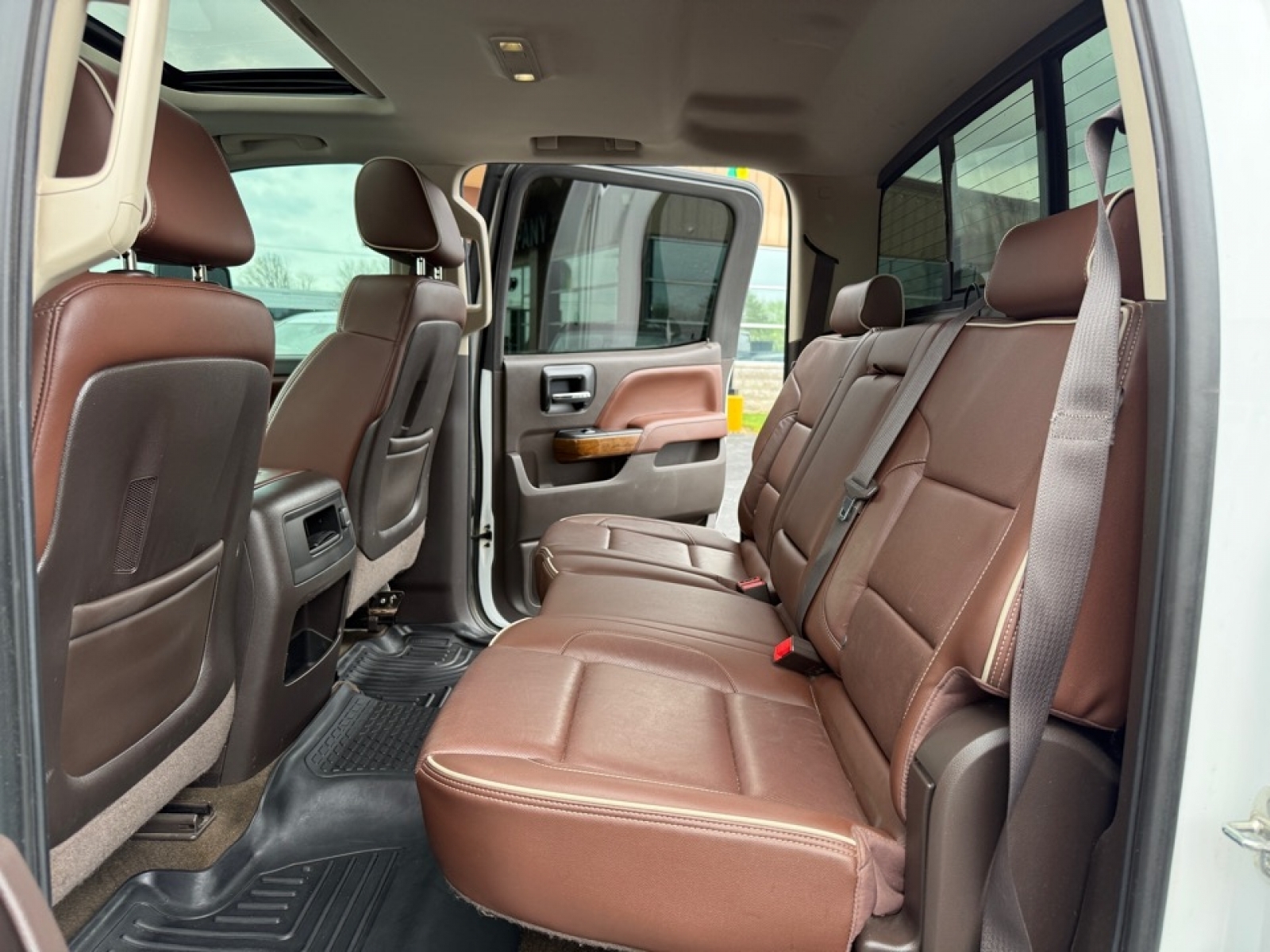 2015 Chevrolet Silverado 2500HD High Country, 39718, Photo