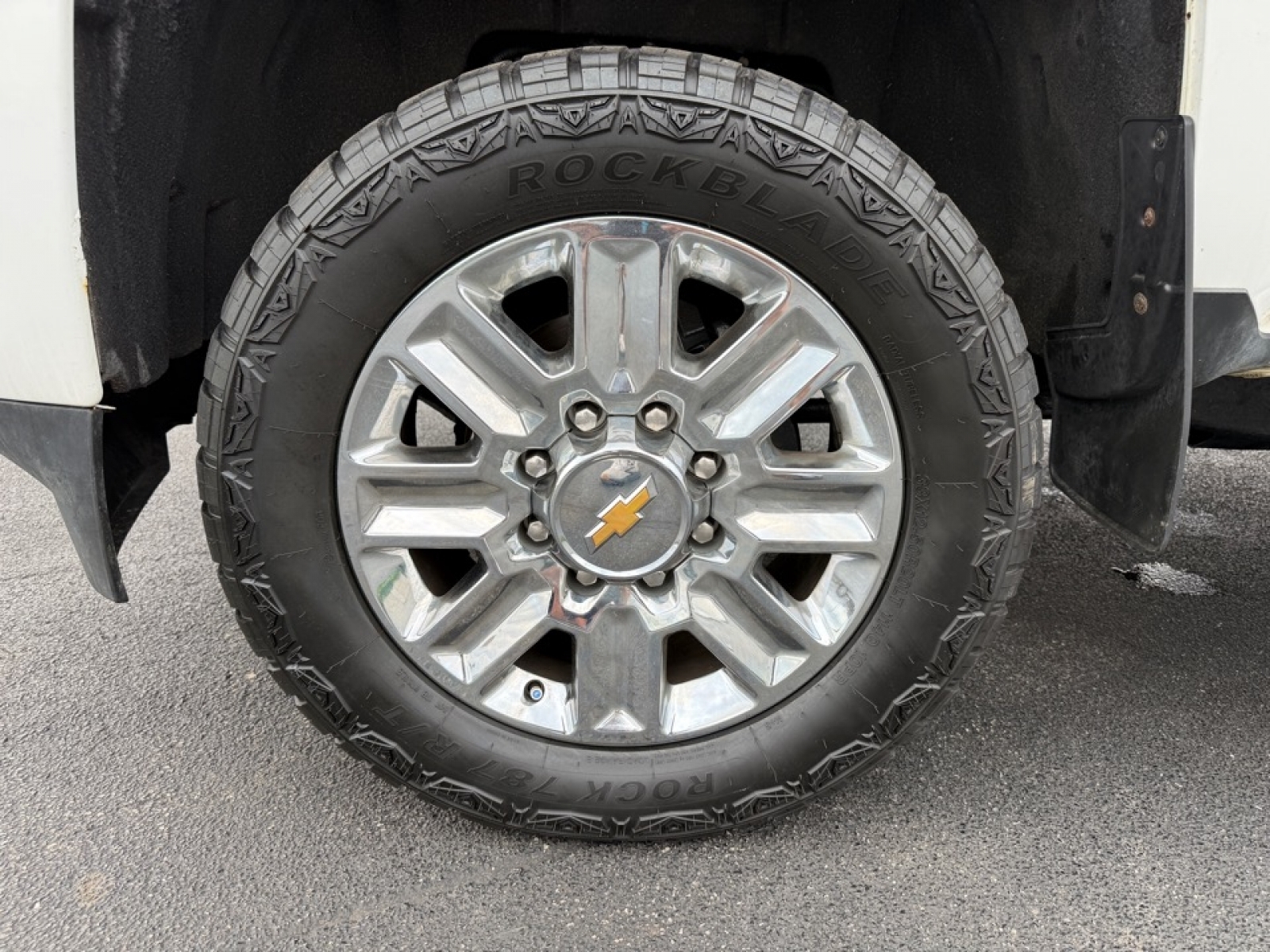 2015 Chevrolet Silverado 2500HD High Country, 39718, Photo