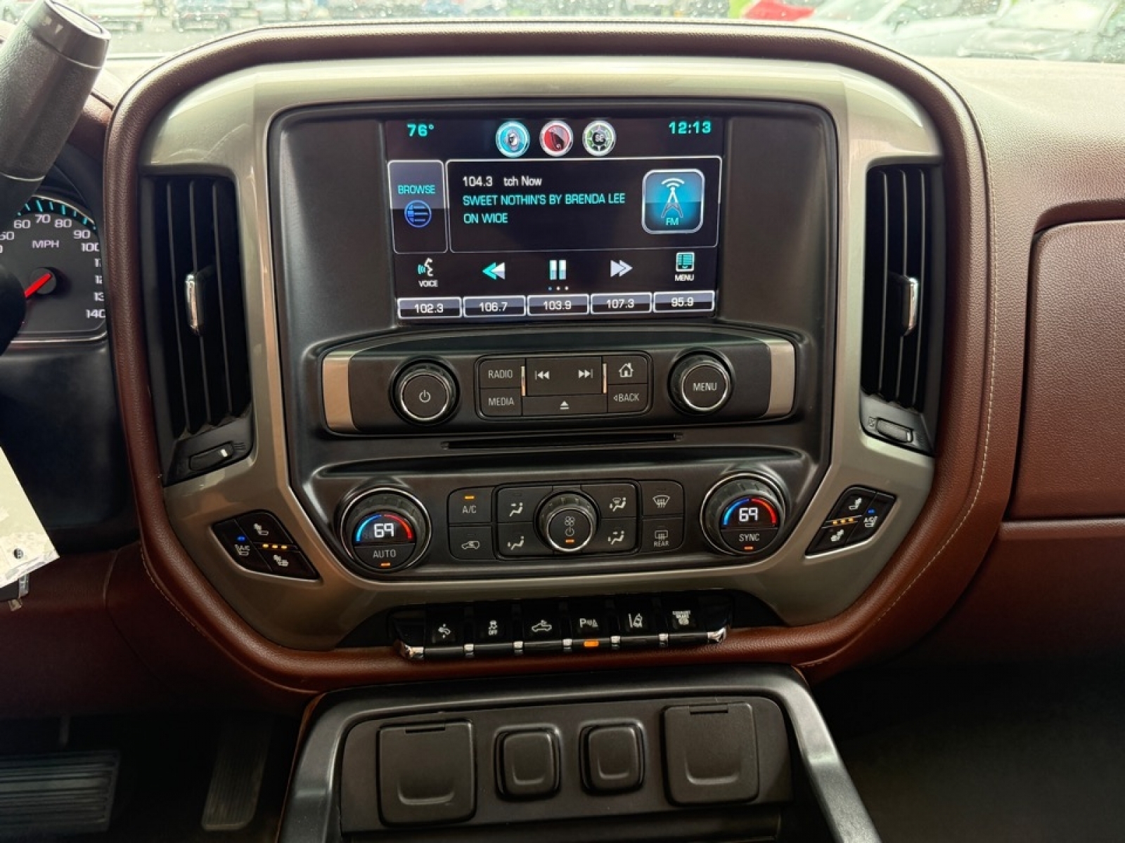 2015 Chevrolet Silverado 2500HD High Country, 39718, Photo