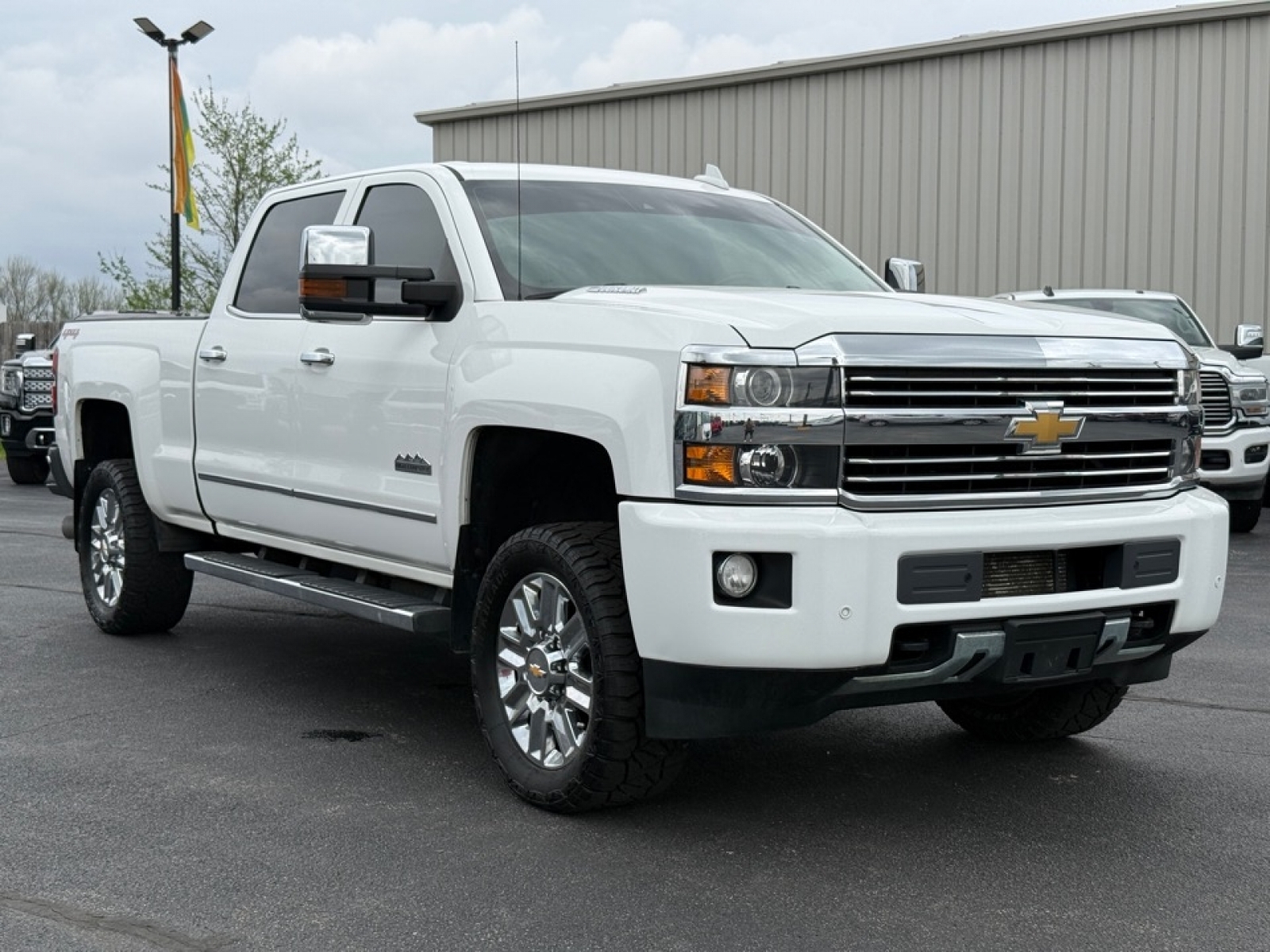 2015 Chevrolet Silverado 2500HD High Country, 39718, Photo
