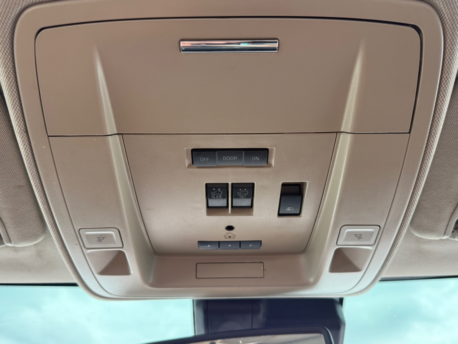 2015 Chevrolet Silverado 2500HD High Country, 39718, Photo