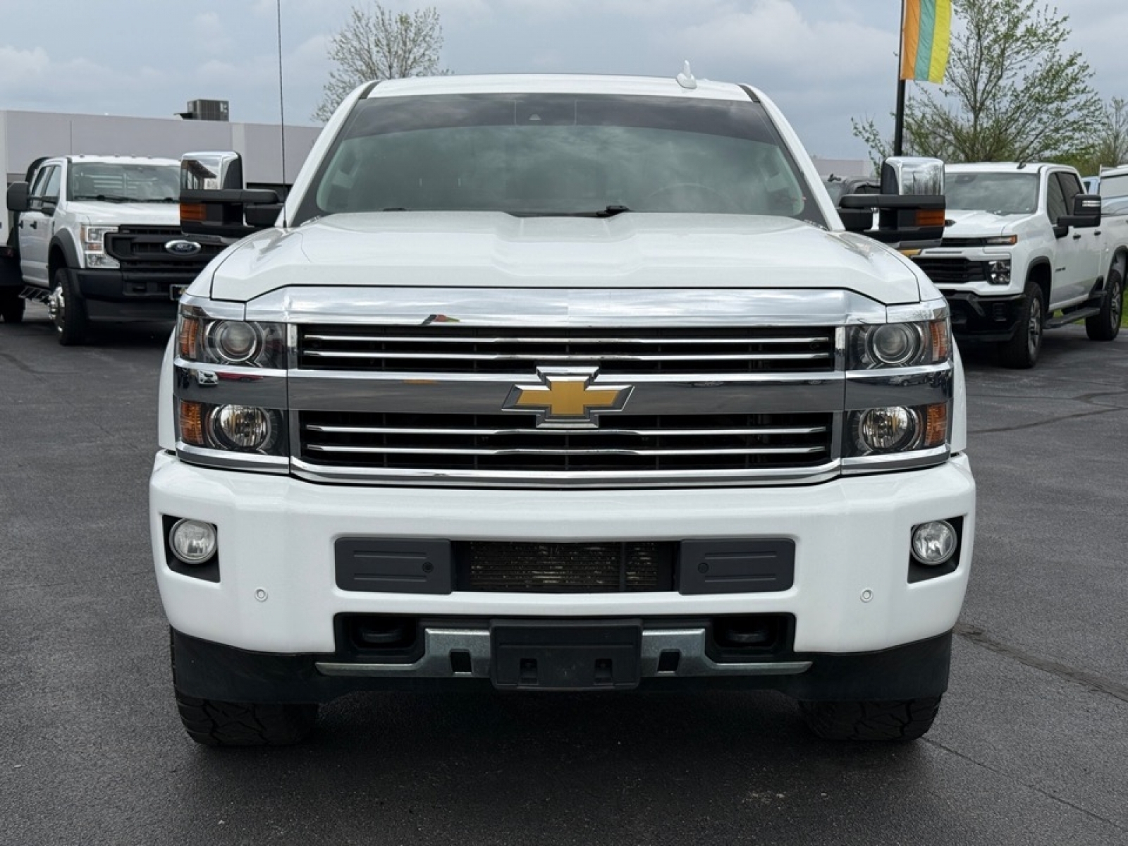2015 Chevrolet Silverado 2500HD High Country, 39718, Photo
