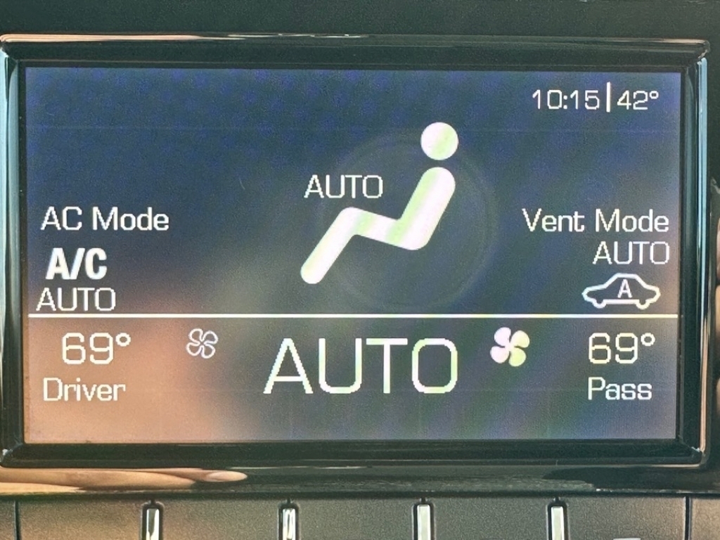 2015 Chevrolet Suburban LS, 39165A, Photo