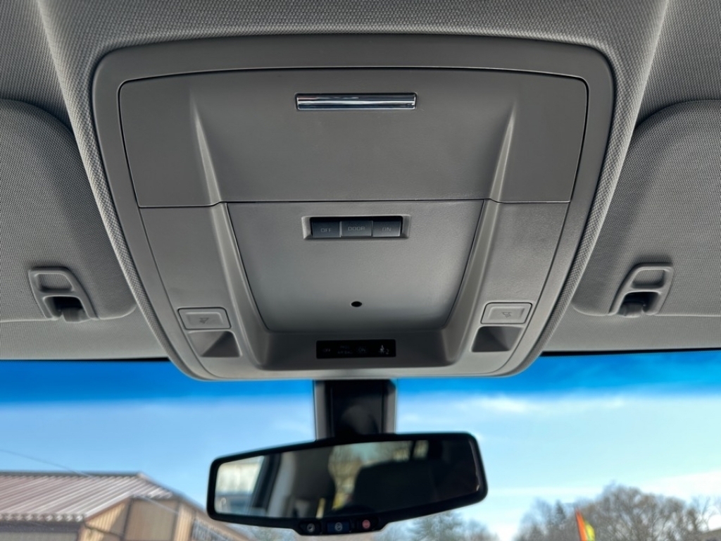 2015 Chevrolet Suburban LS, 39165A, Photo