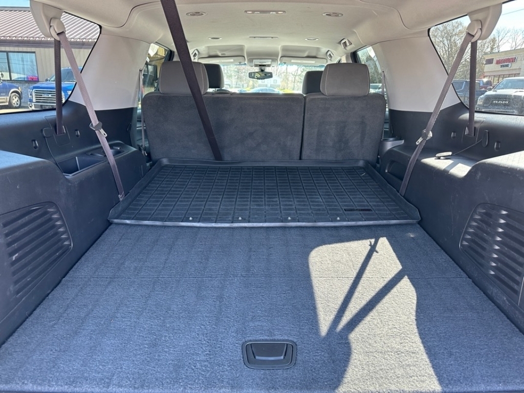 2015 Chevrolet Suburban LS, 39165A, Photo