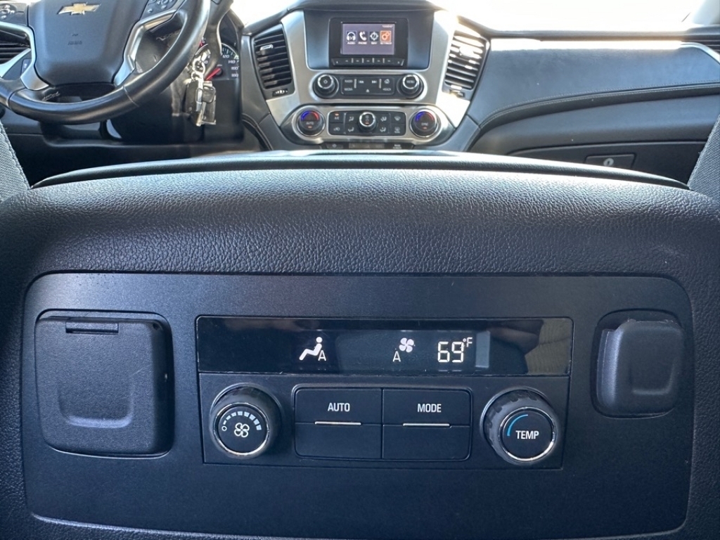 2015 Chevrolet Suburban LS, 39165A, Photo