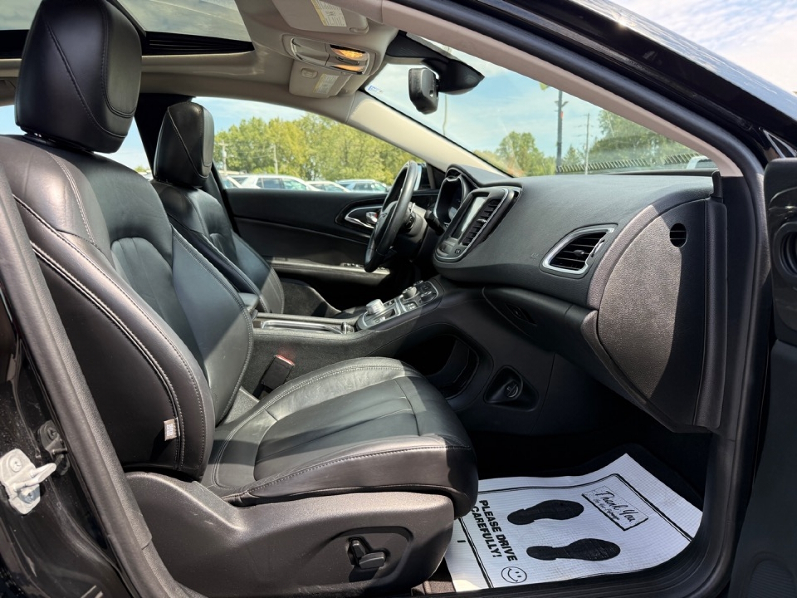 2015 Chrysler 200 C photo 10