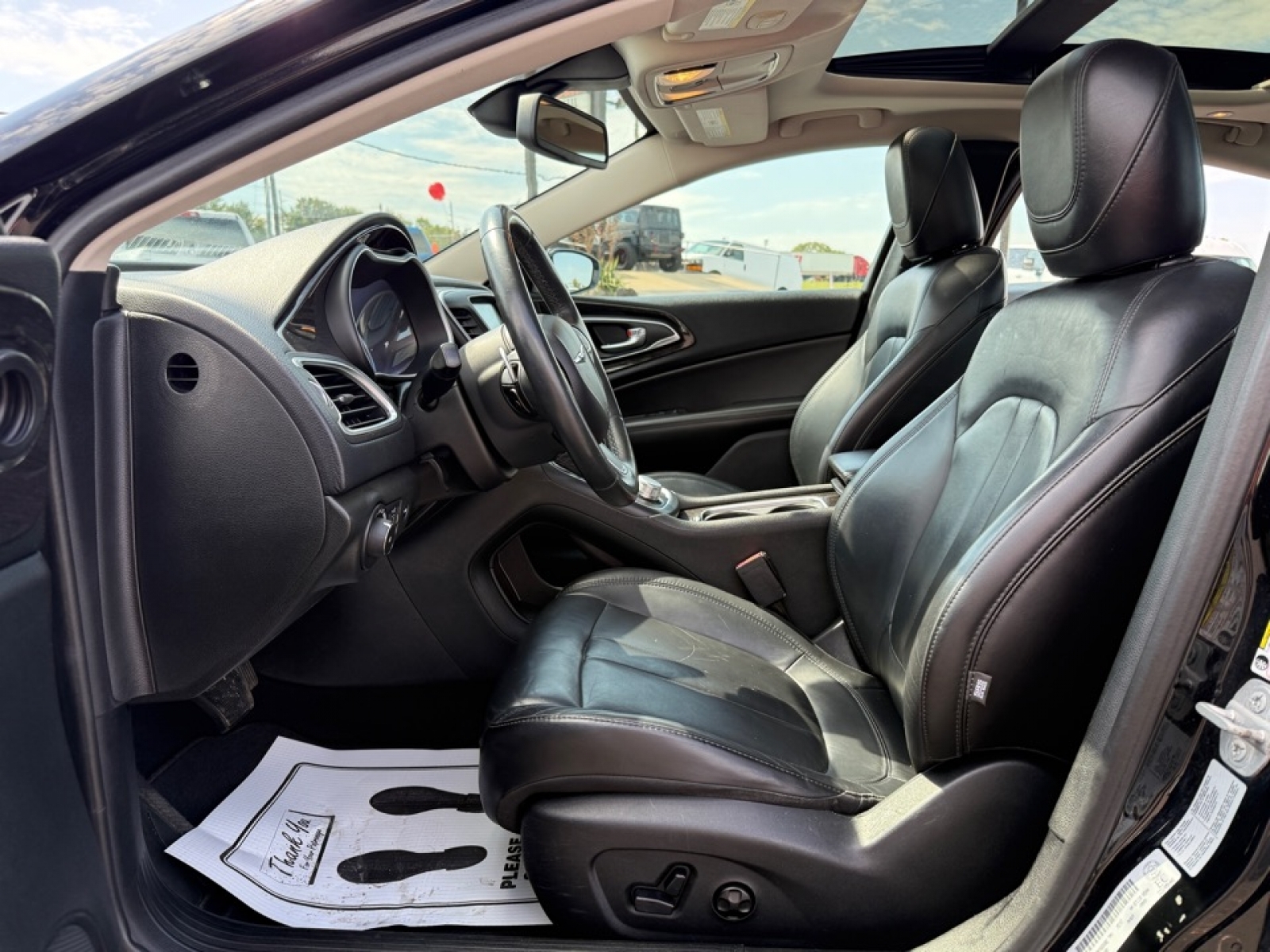 2015 Chrysler 200 C photo 13