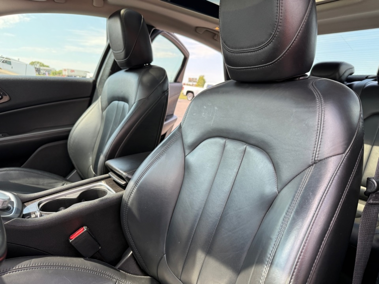 2015 Chrysler 200 C photo 14