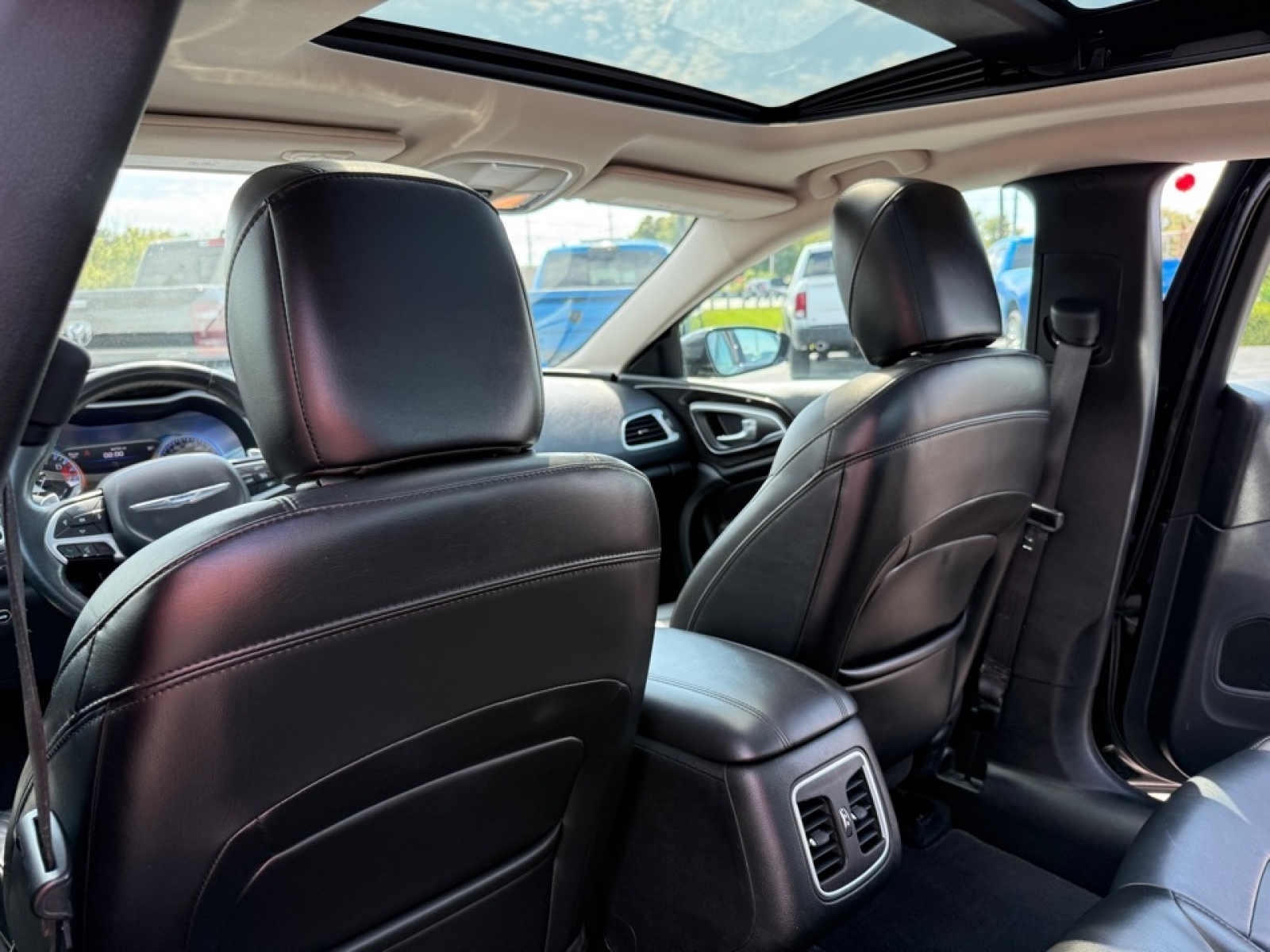 2015 Chrysler 200 C photo 18