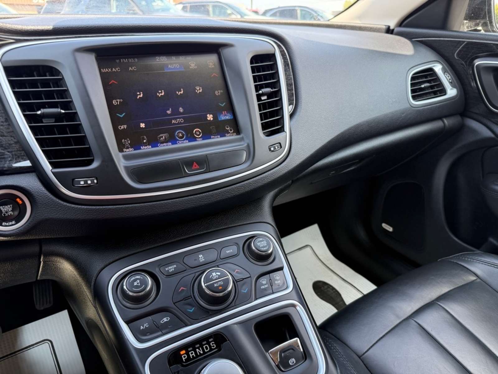 2015 Chrysler 200 C photo 37