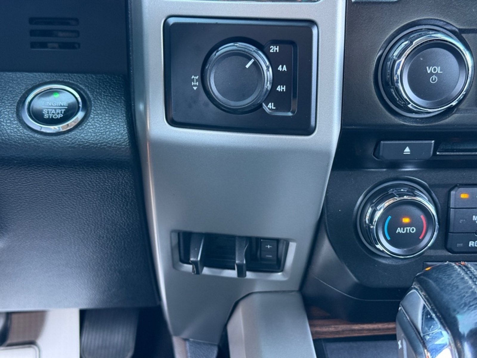 2015 Ford F-150 XLT, 39305A, Photo