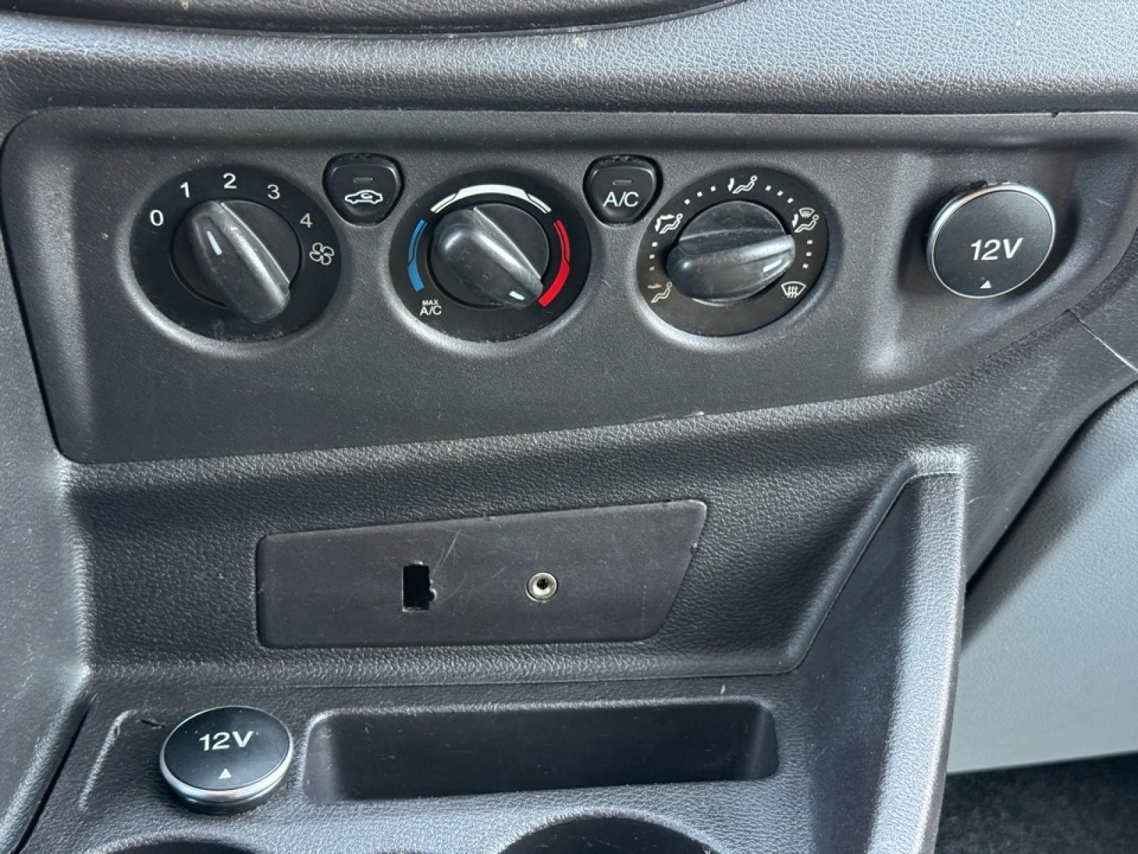 2015 Ford Transit-150 T-150 130