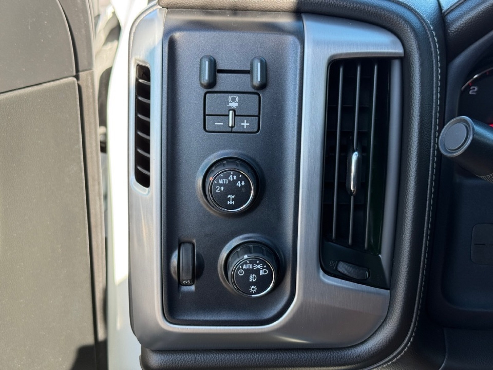 2015 GMC Sierra 1500 SLE, 39006, Photo